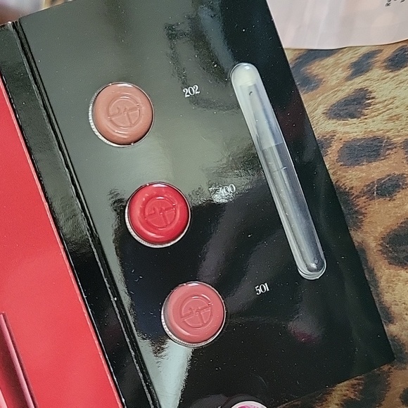 ๐ BEAUTY BUNDLE - Picture 8 of 9